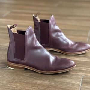 Everlane Leather Chelsea Boot (Cabernet leather)